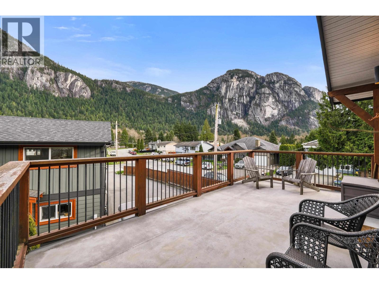 38101 CHESTNUT AVENUE, Squamish