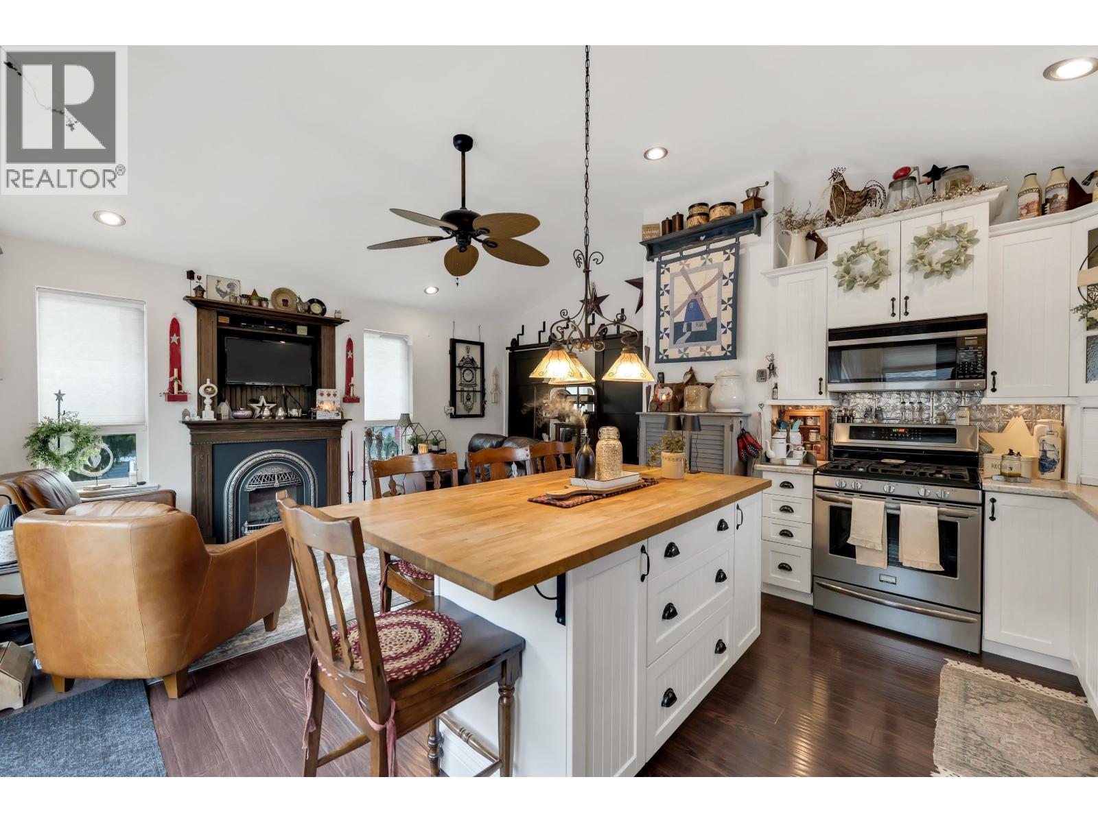 38101 CHESTNUT AVENUE, Squamish