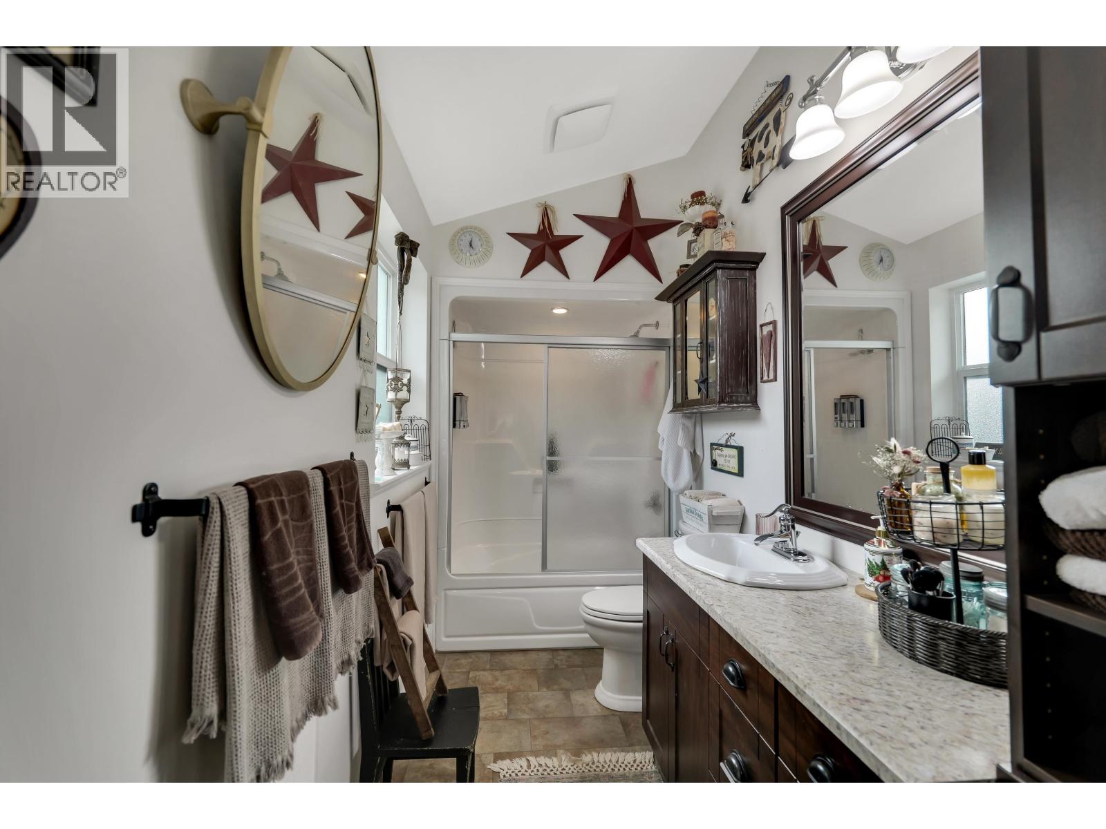 38101 CHESTNUT AVENUE, Squamish