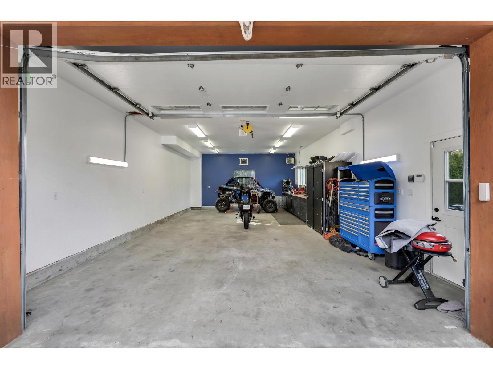 38101 CHESTNUT AVENUE, Squamish