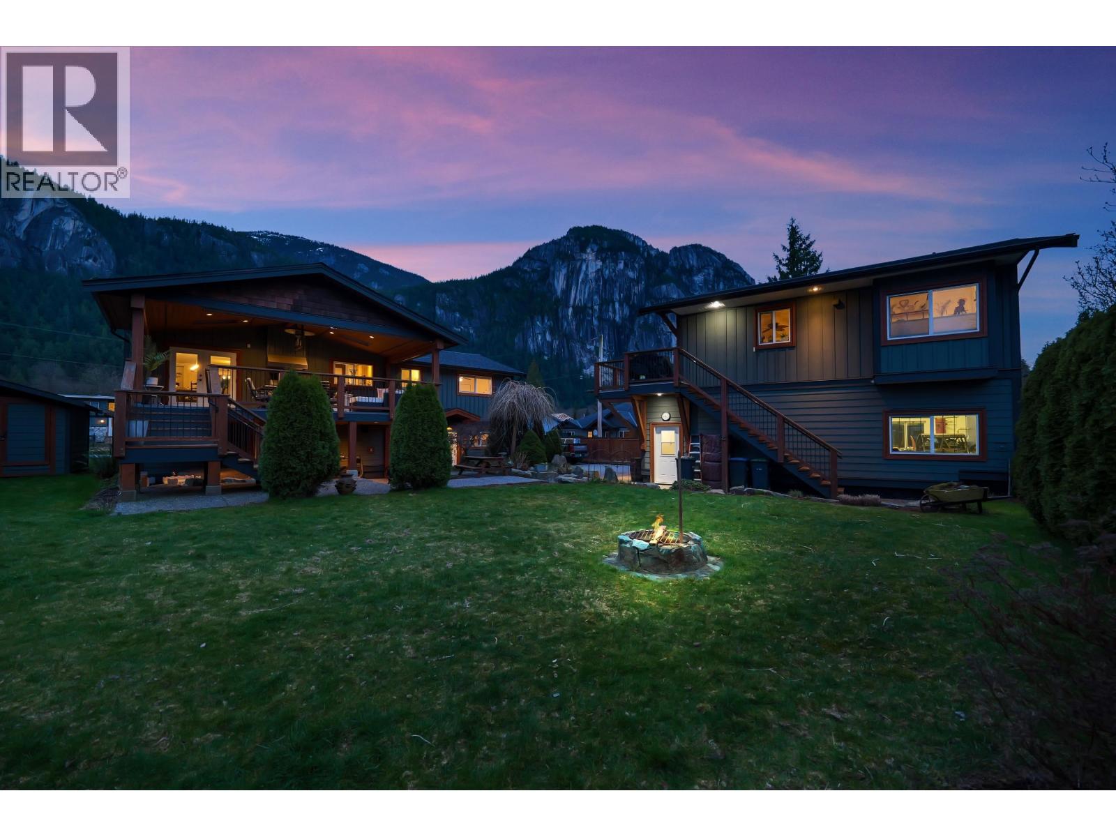 38101 CHESTNUT AVENUE, Squamish