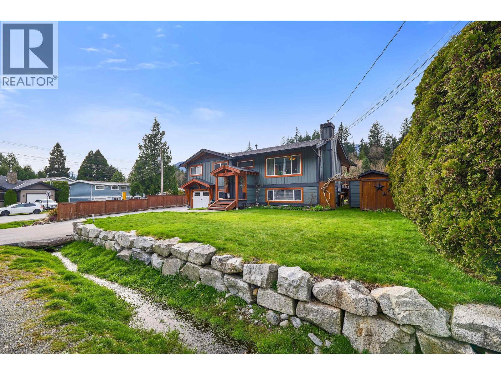 38101 CHESTNUT AVENUE, Squamish