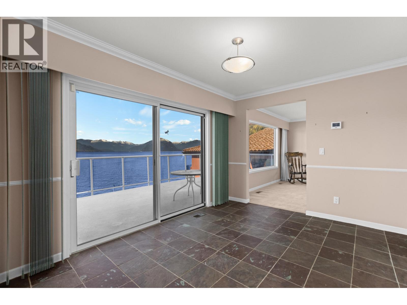 4 STRACHAN POINT ROAD, West Vancouver