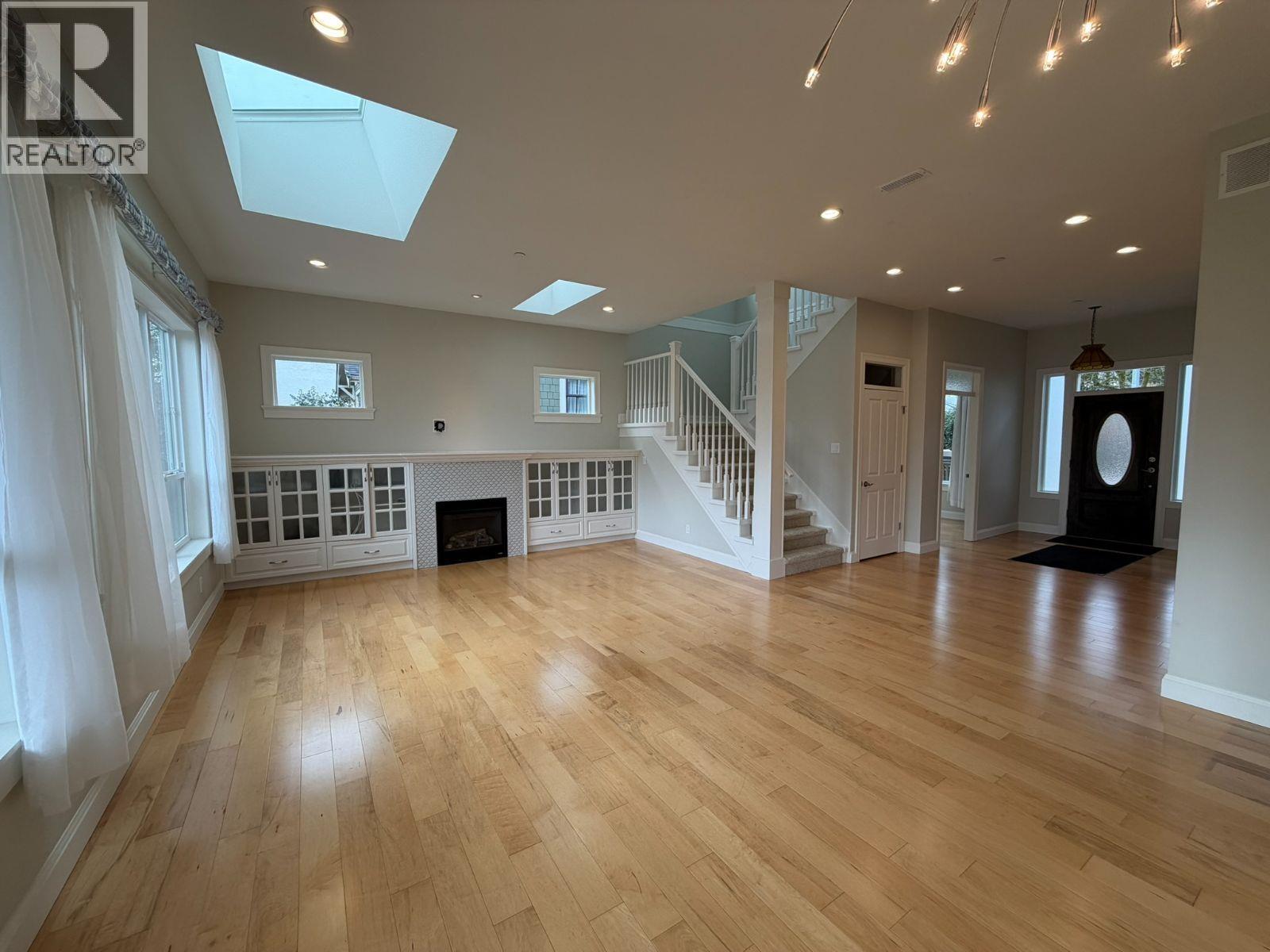 226 GIFFORD PLACE, New Westminster