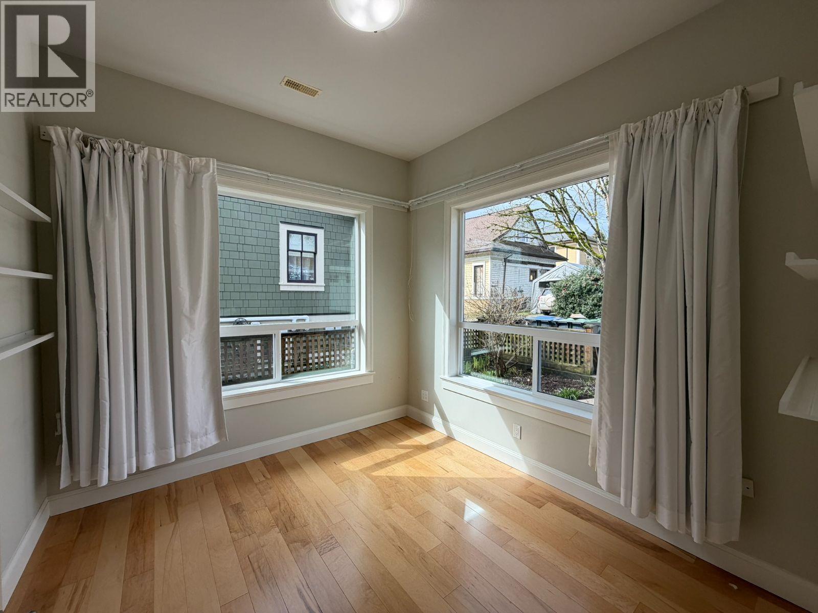 226 GIFFORD PLACE, New Westminster