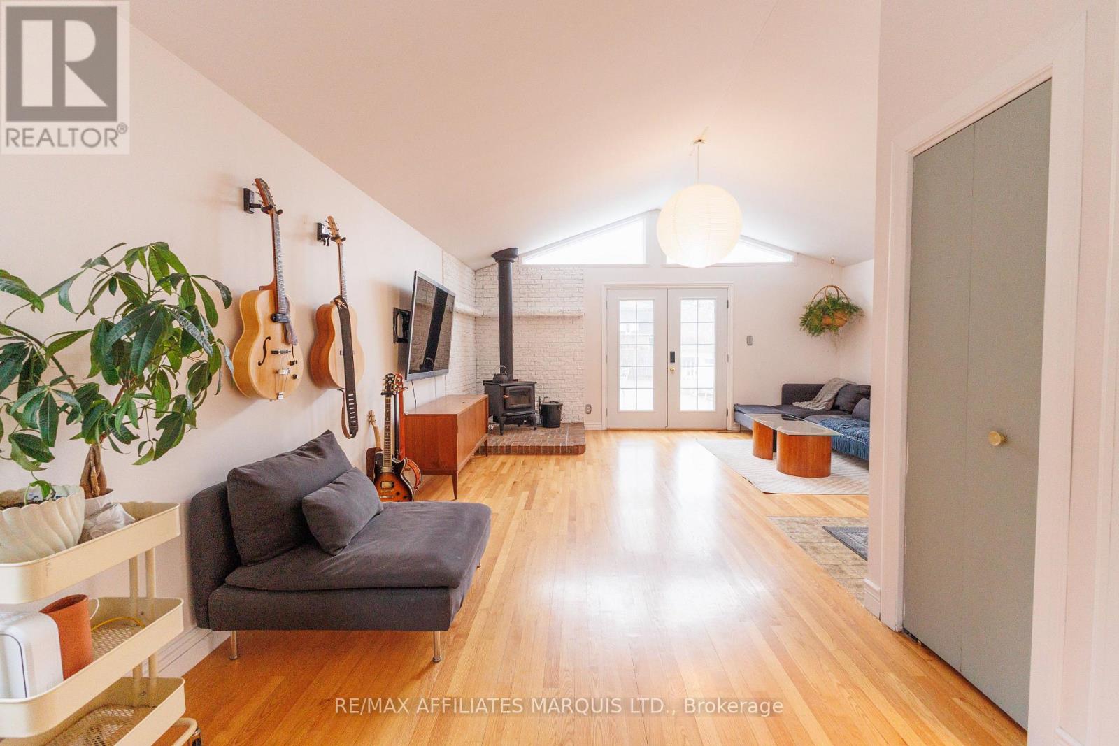 441 YORK STREET - 25