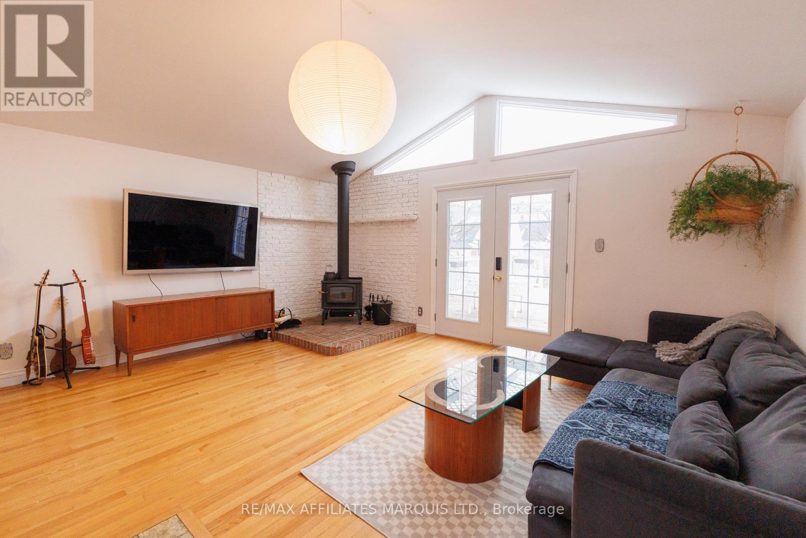 441 YORK STREET - 27