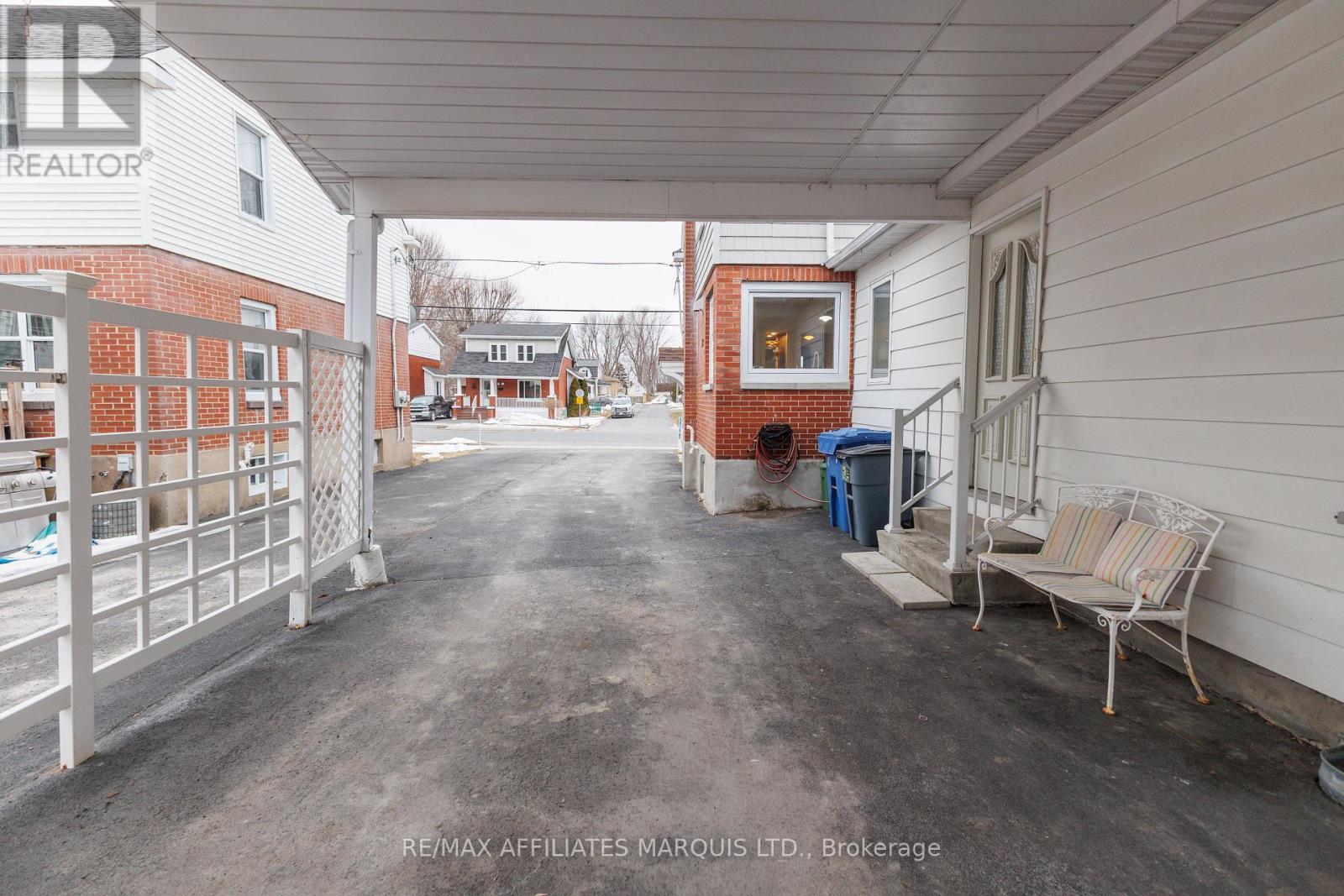 441 YORK STREET - 5