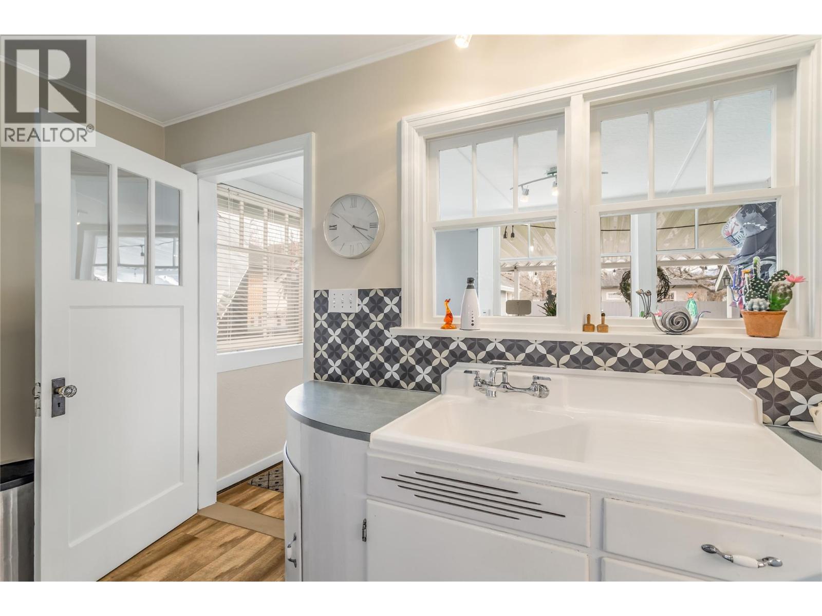 457 Patterson Avenue, Kelowna