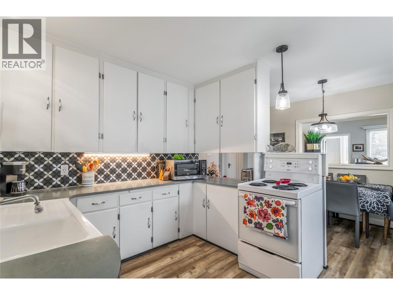 457 Patterson Avenue, Kelowna