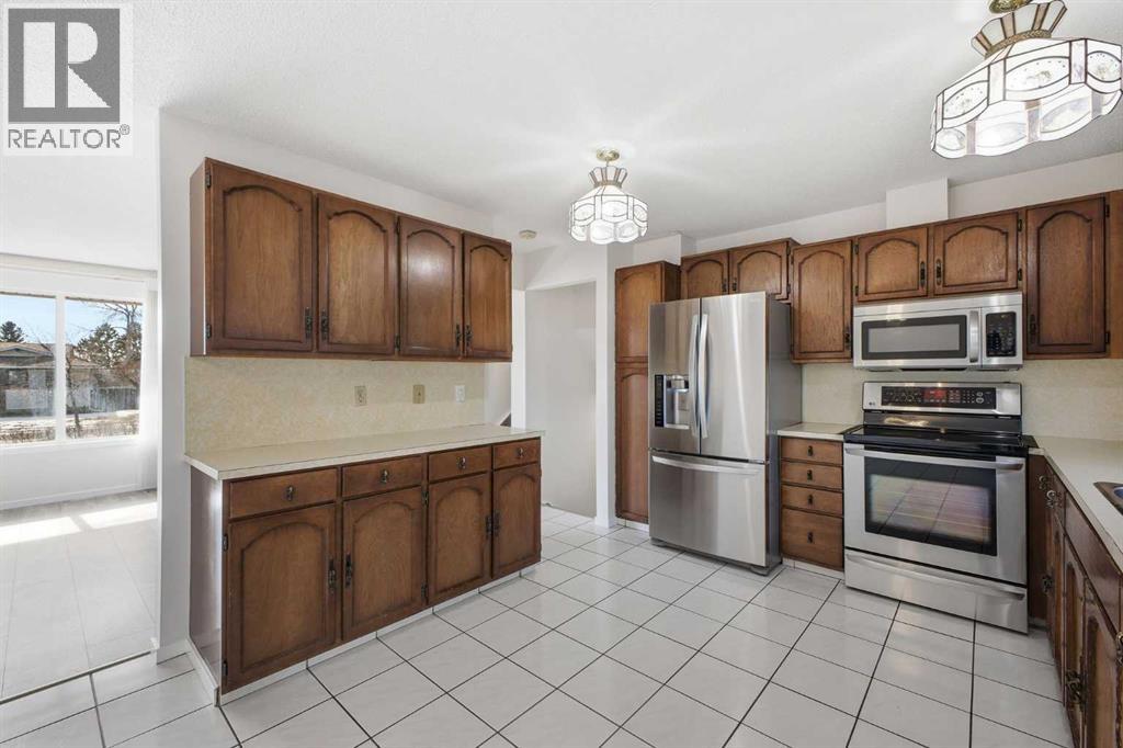 Single Family House 4 Level for Sale in   Avenue NE Rundle Calgary 