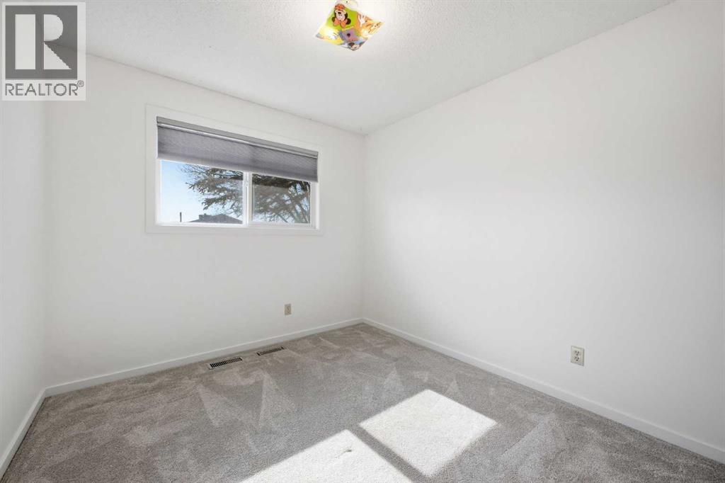 Single Family House 4 Level for Sale in   Avenue NE Rundle Calgary 