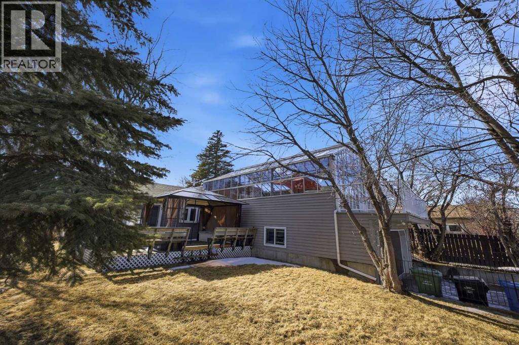 Single Family House 4 Level for Sale in   Avenue NE Rundle Calgary 