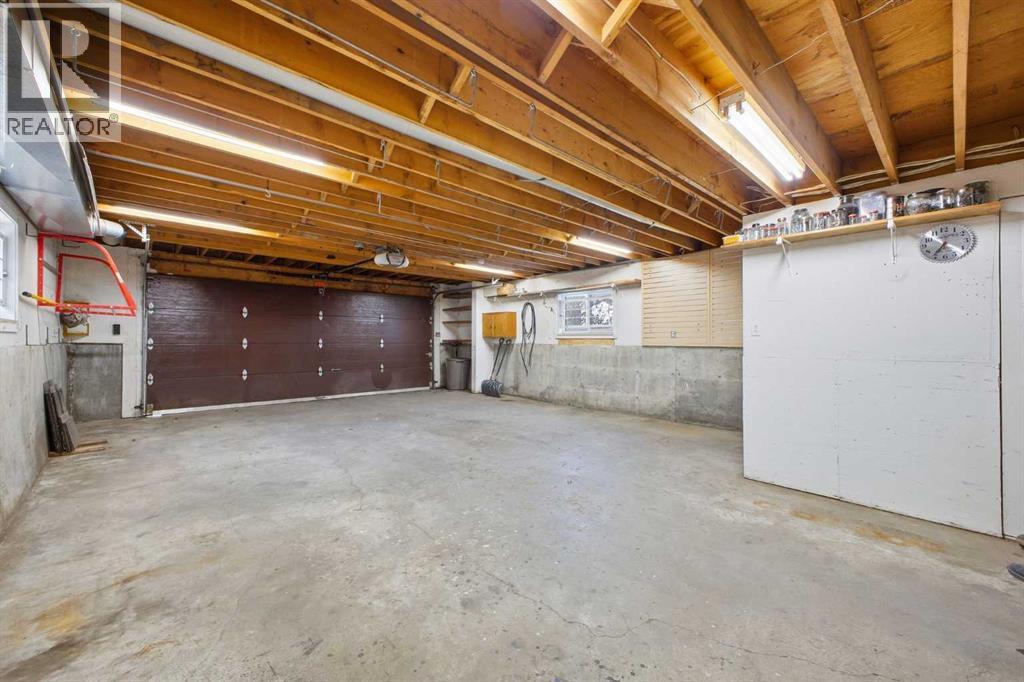 Single Family House 4 Level for Sale in   Avenue NE Rundle Calgary 