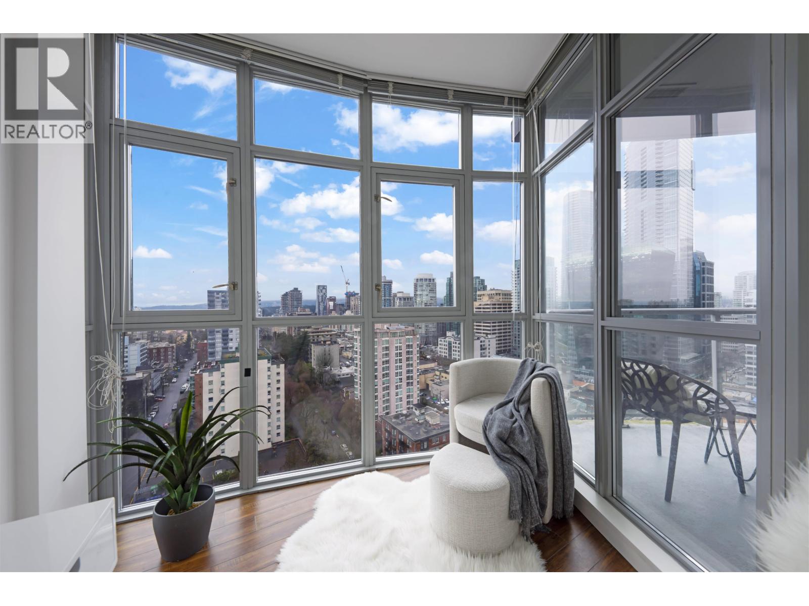 1802 1050 SMITHE STREET