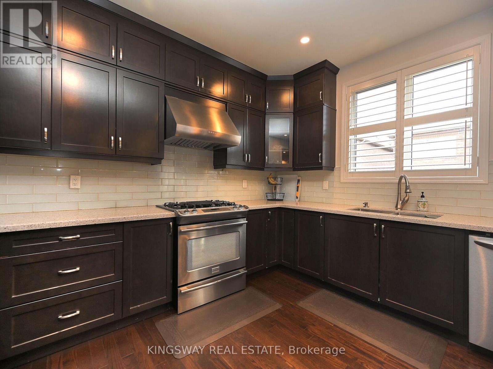620 LANGHOLM STREET - 16