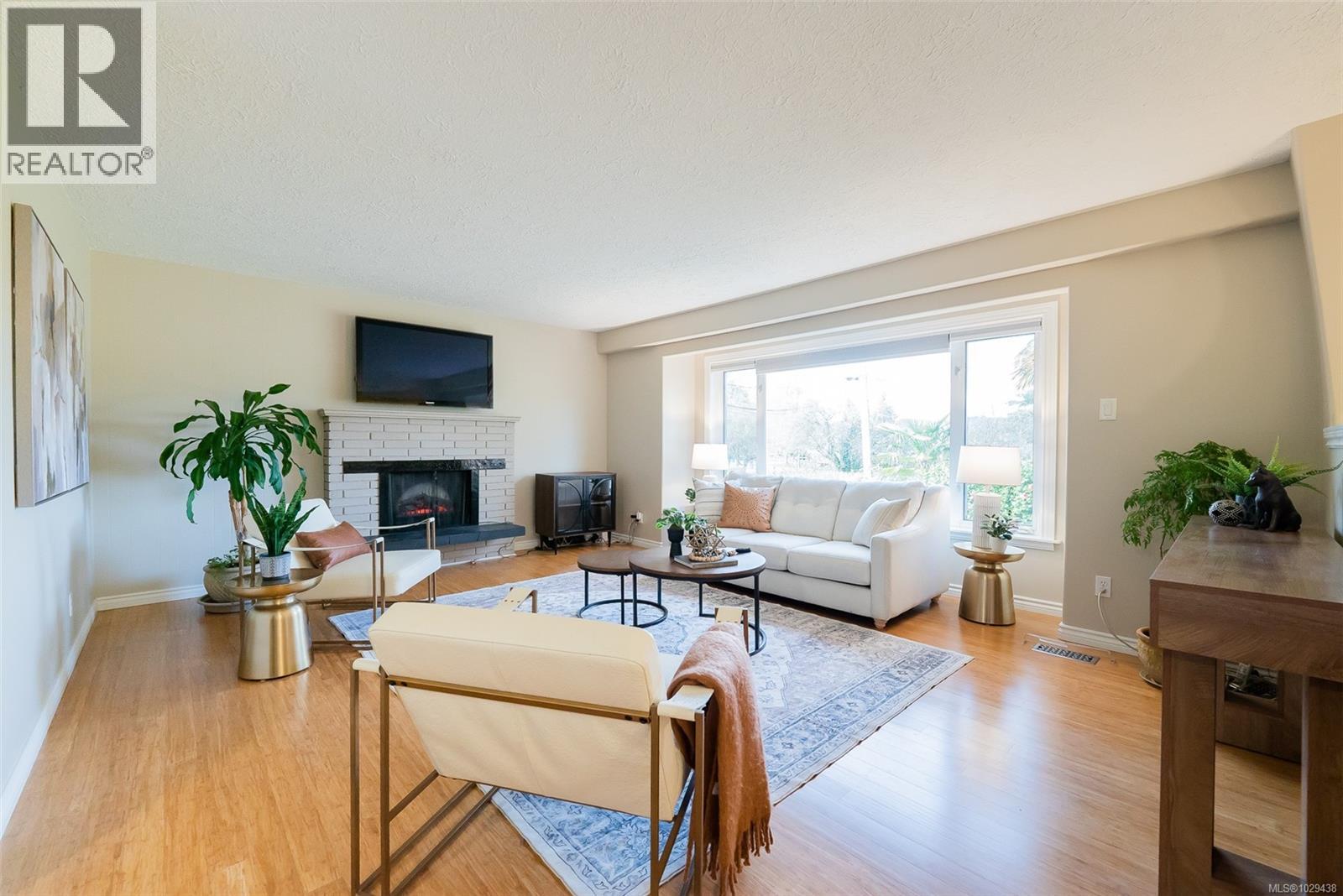 433 POPLAR ST - Image 2