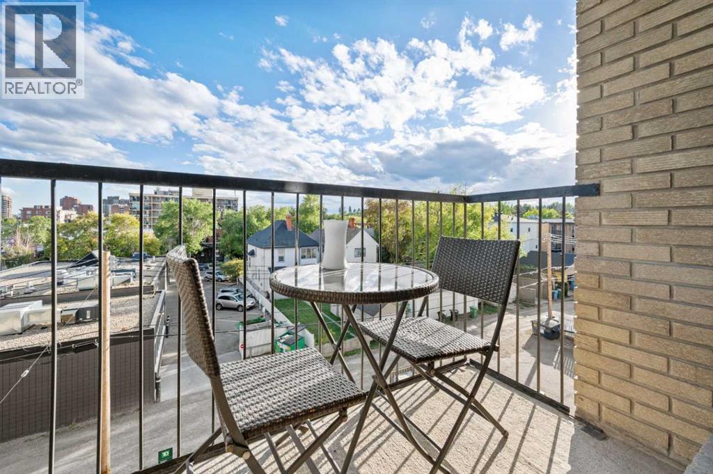 Single Family House for Sale in    Avenue SW Cliff Bungalow Calgary 