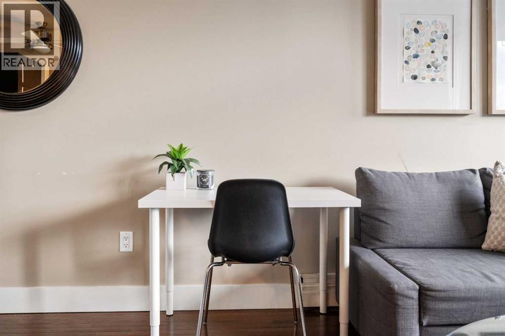 Single Family House for Sale in    Avenue SW Cliff Bungalow Calgary 