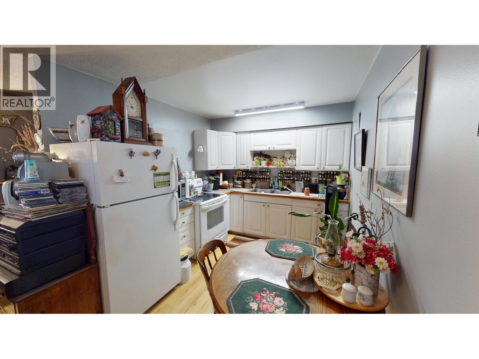 258 BOYD STREET - 14