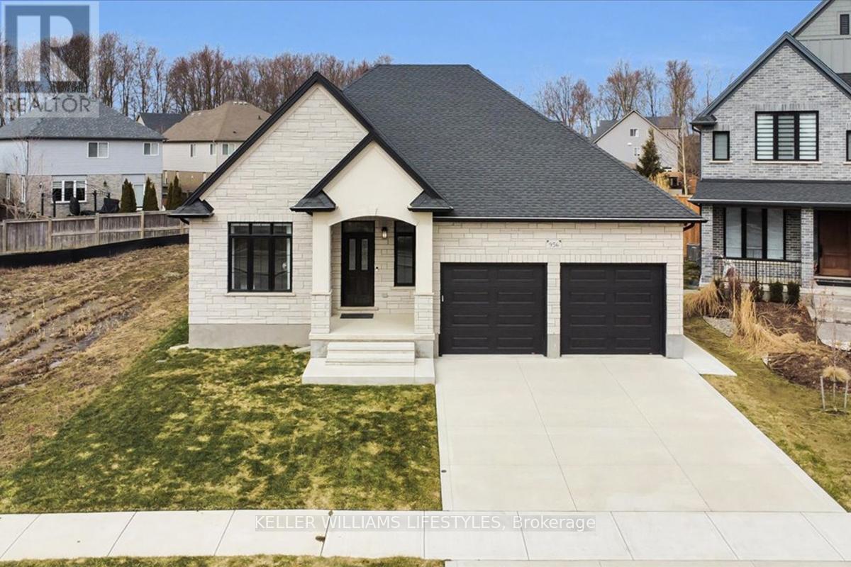 956 EAGLETRACE DRIVE