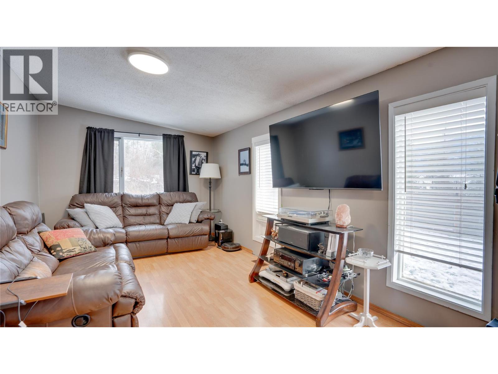 48 STROULGER ROAD - 30