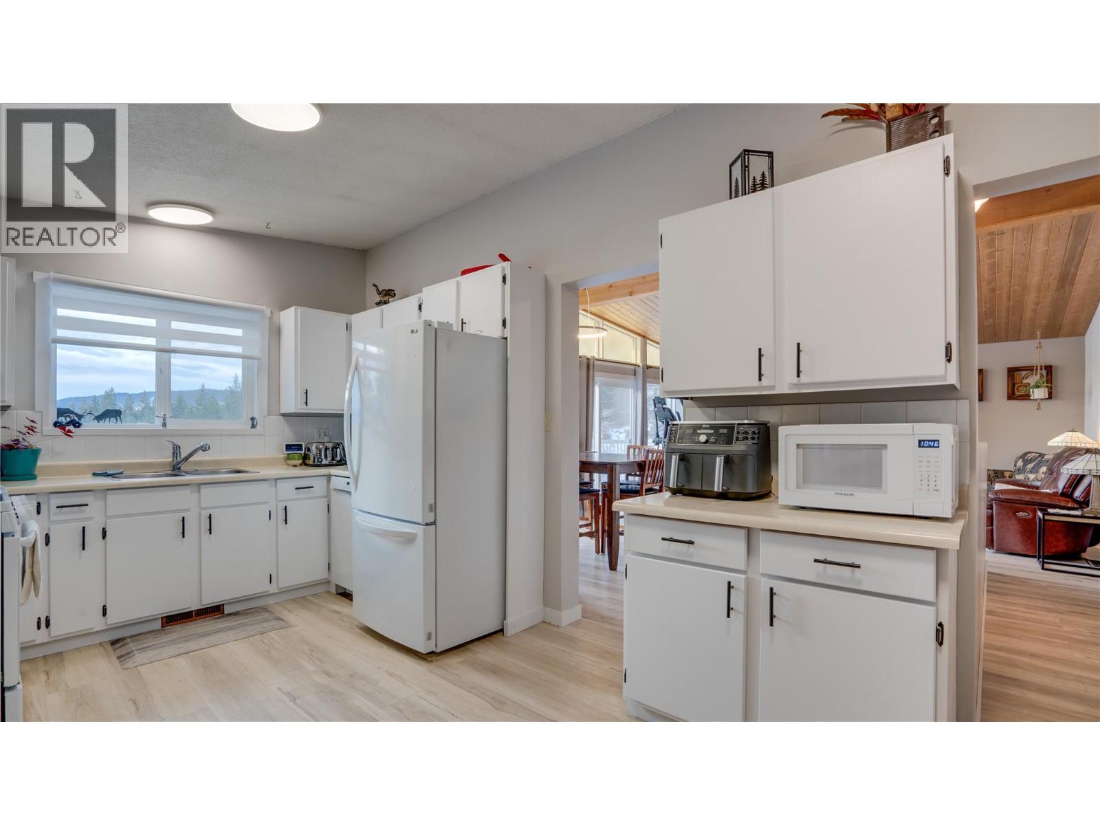 48 STROULGER ROAD - 28