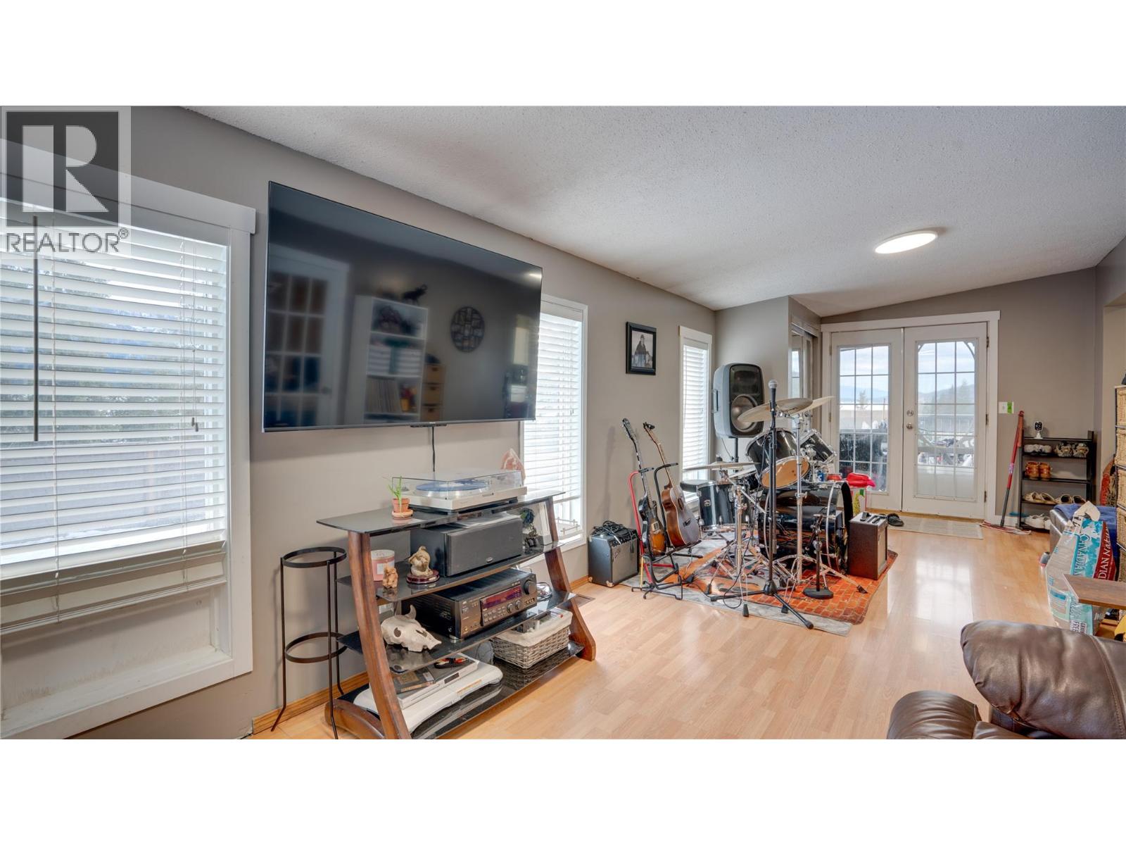 48 STROULGER ROAD - 31