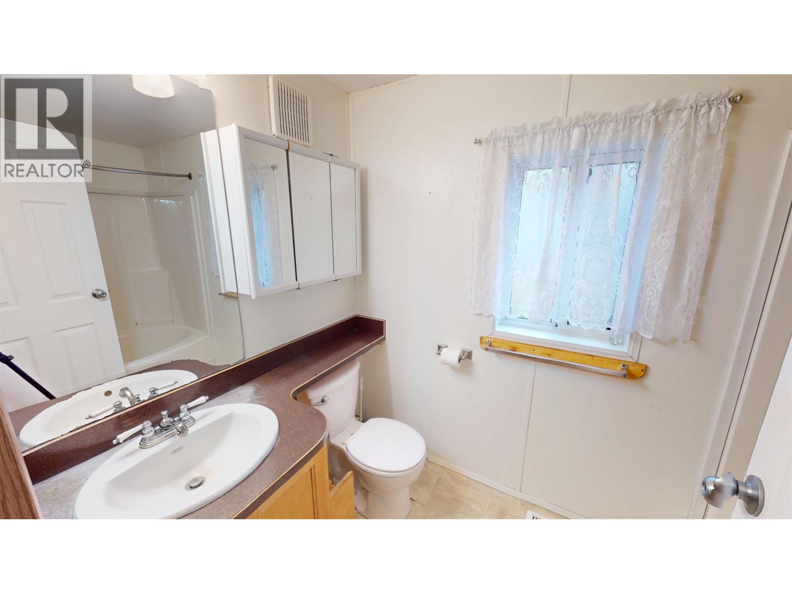 #2 2221 QUARTZ AVENUE - 15