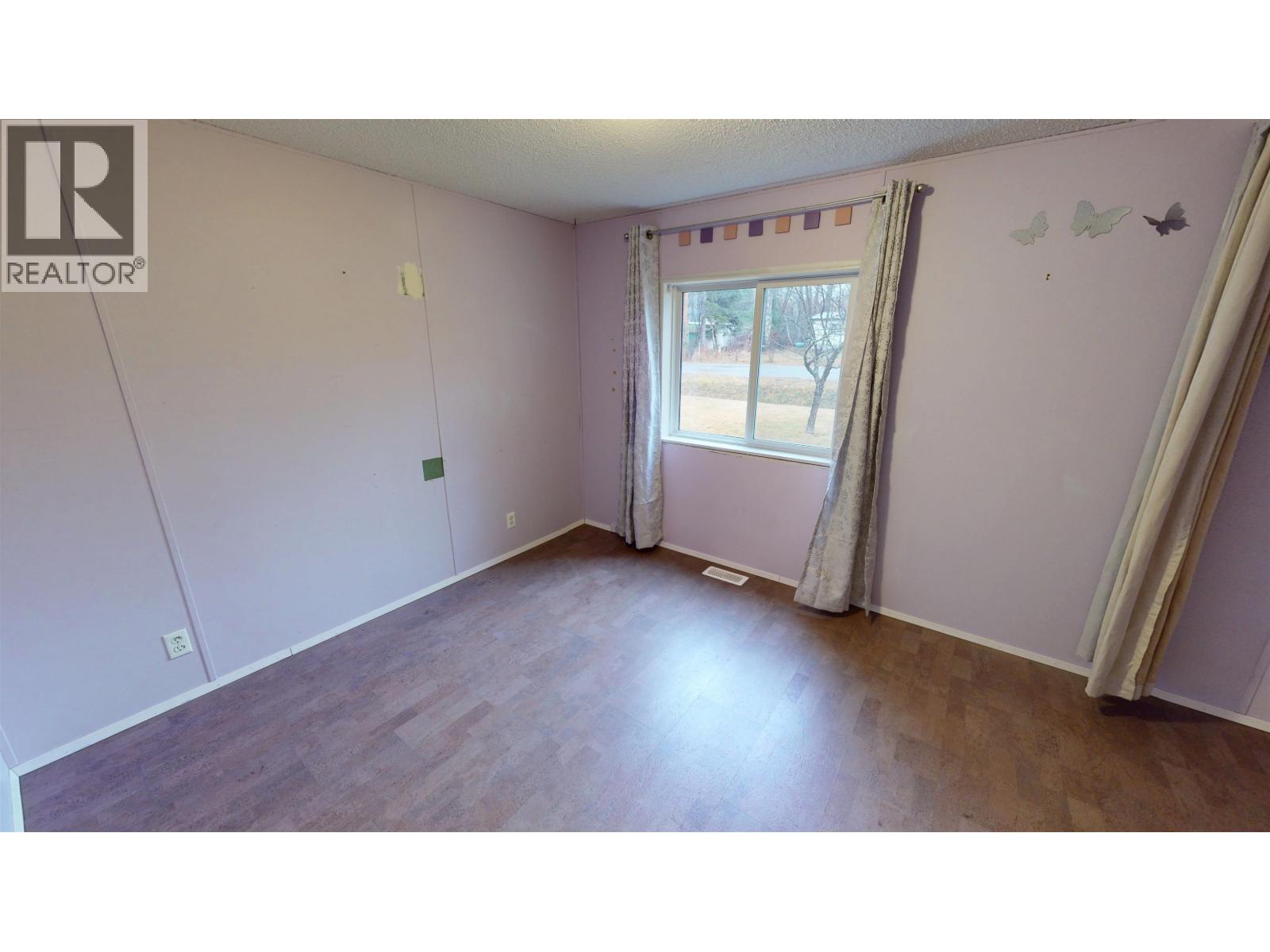 #2 2221 QUARTZ AVENUE - 11