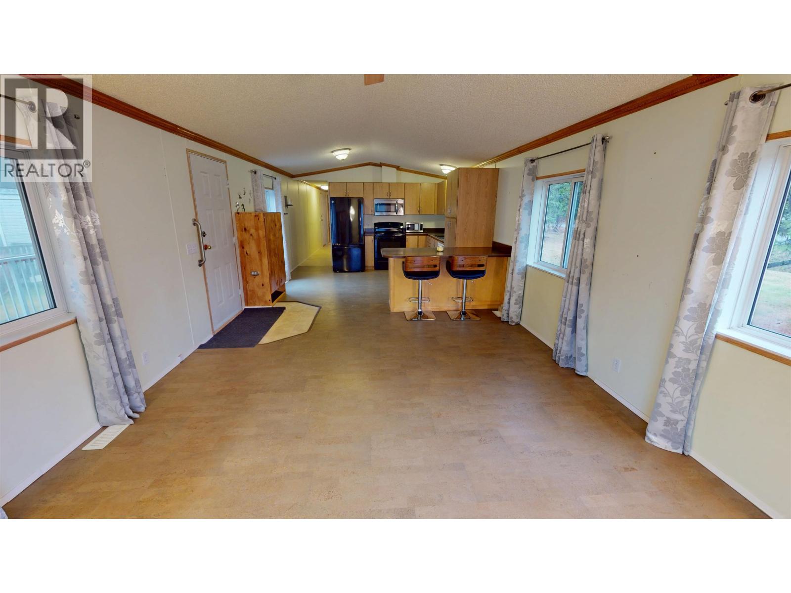 #2 2221 QUARTZ AVENUE - 4