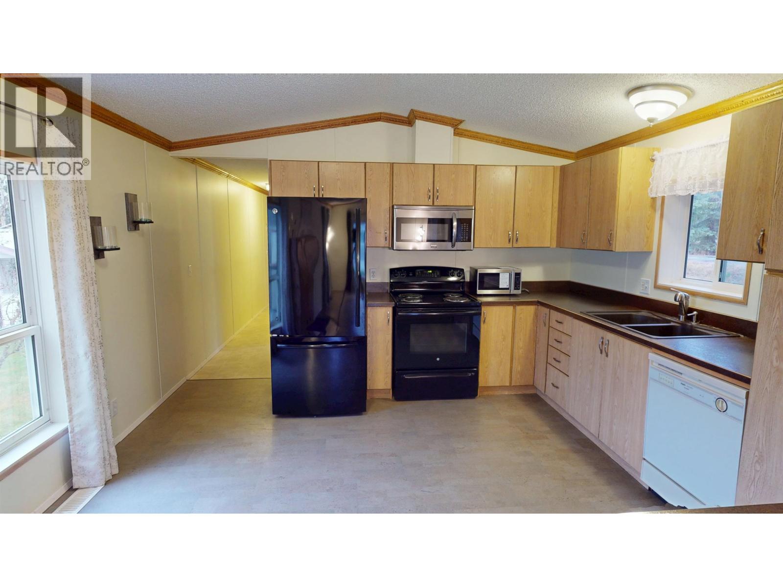 #2 2221 QUARTZ AVENUE - 8