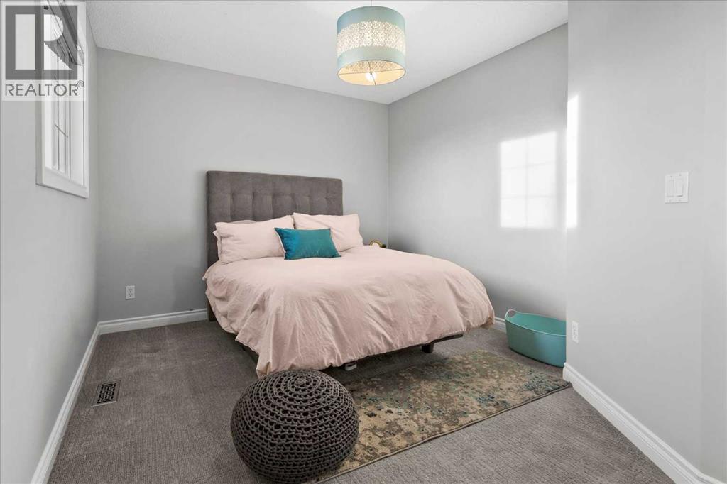 255 Gleneagles View, Cochrane