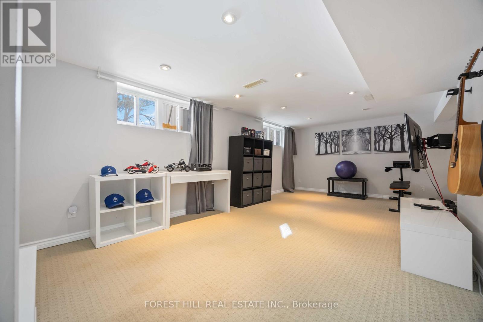 44 ADDISON CRESCENT - 27