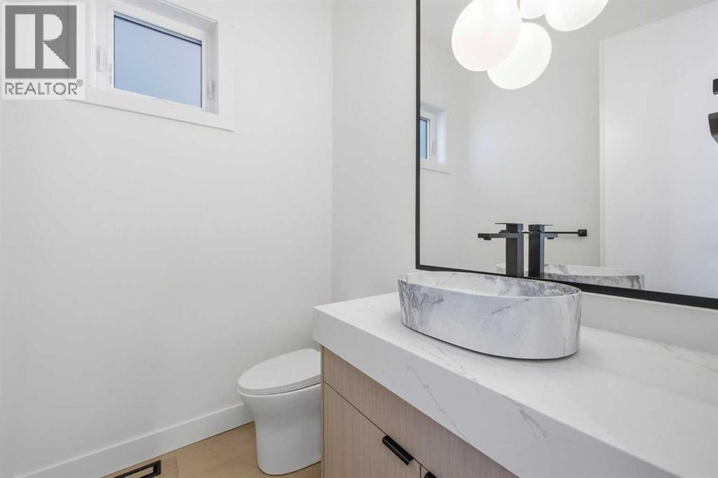 Single Family House for Sale in   Street NE Winston Heights/Mountview Calgary 