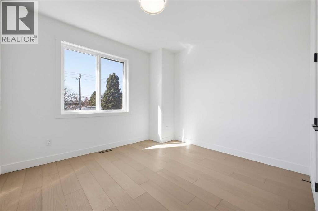 Single Family House for Sale in   Street NE Winston Heights/Mountview Calgary 