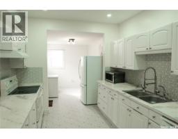 Den - 2128 Osler Street, Regina, SK S4P1W6 Photo 10