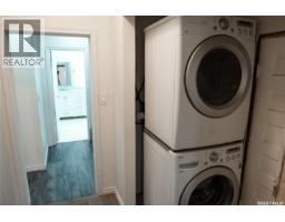 4pc Bathroom - 2128 Osler Street, Regina, SK S4P1W6 Photo 13
