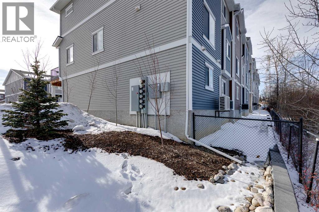 Single Family House for Sale in  Tuscany Summit Square NW Tuscany Calgary 