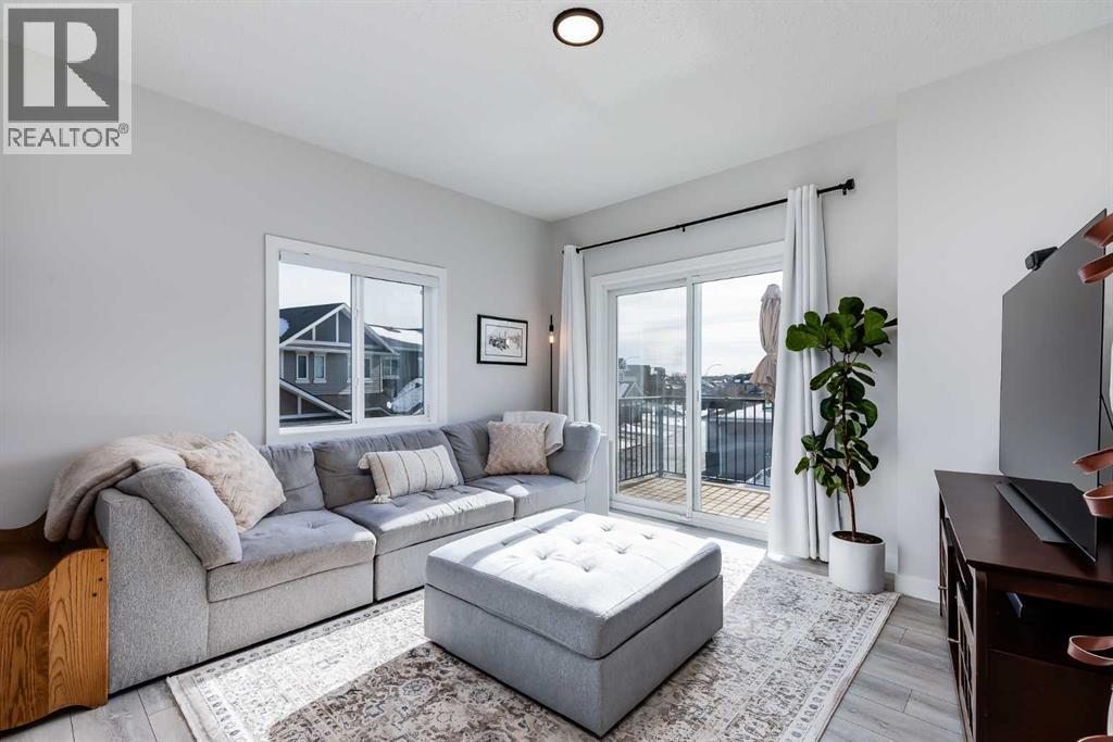 Single Family House for Sale in  Tuscany Summit Square NW Tuscany Calgary 