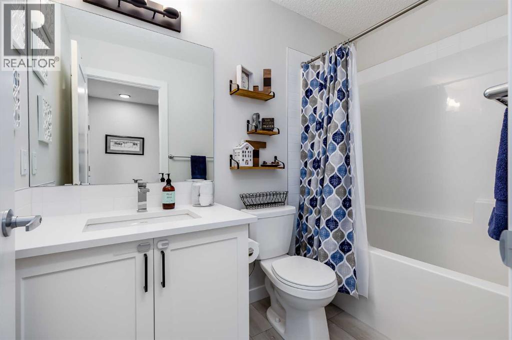 Single Family House for Sale in  Tuscany Summit Square NW Tuscany Calgary 