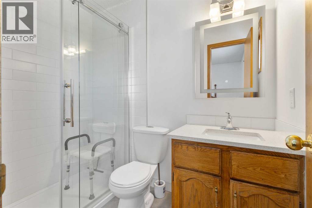 Single Family House 3 Level for Sale in  Pasadena Gardens NE Monterey Park Calgary 