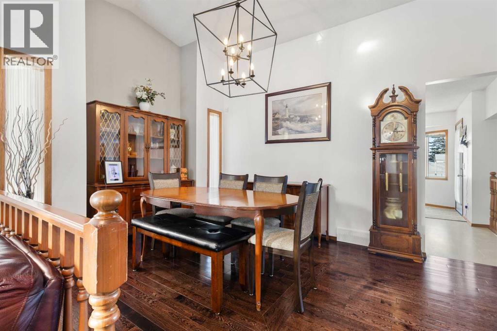 Single Family House 3 Level for Sale in  Pasadena Gardens NE Monterey Park Calgary 