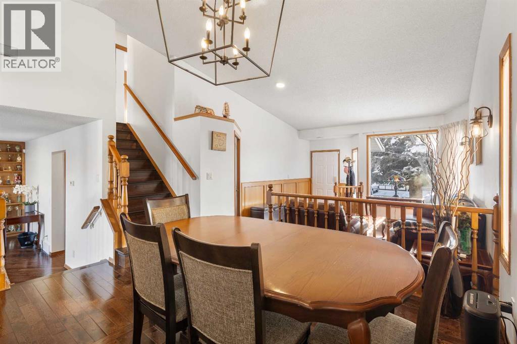 Single Family House 3 Level for Sale in  Pasadena Gardens NE Monterey Park Calgary 