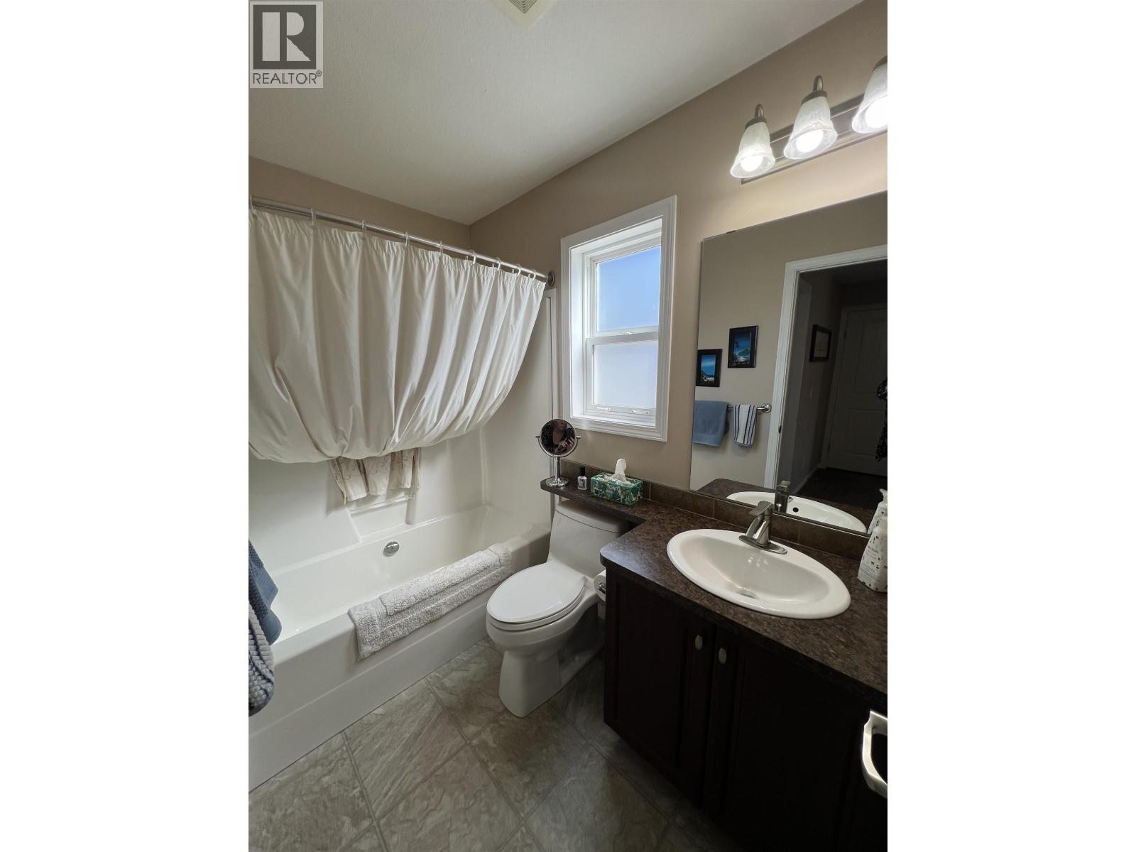 4 RESERVE ROAD - 24