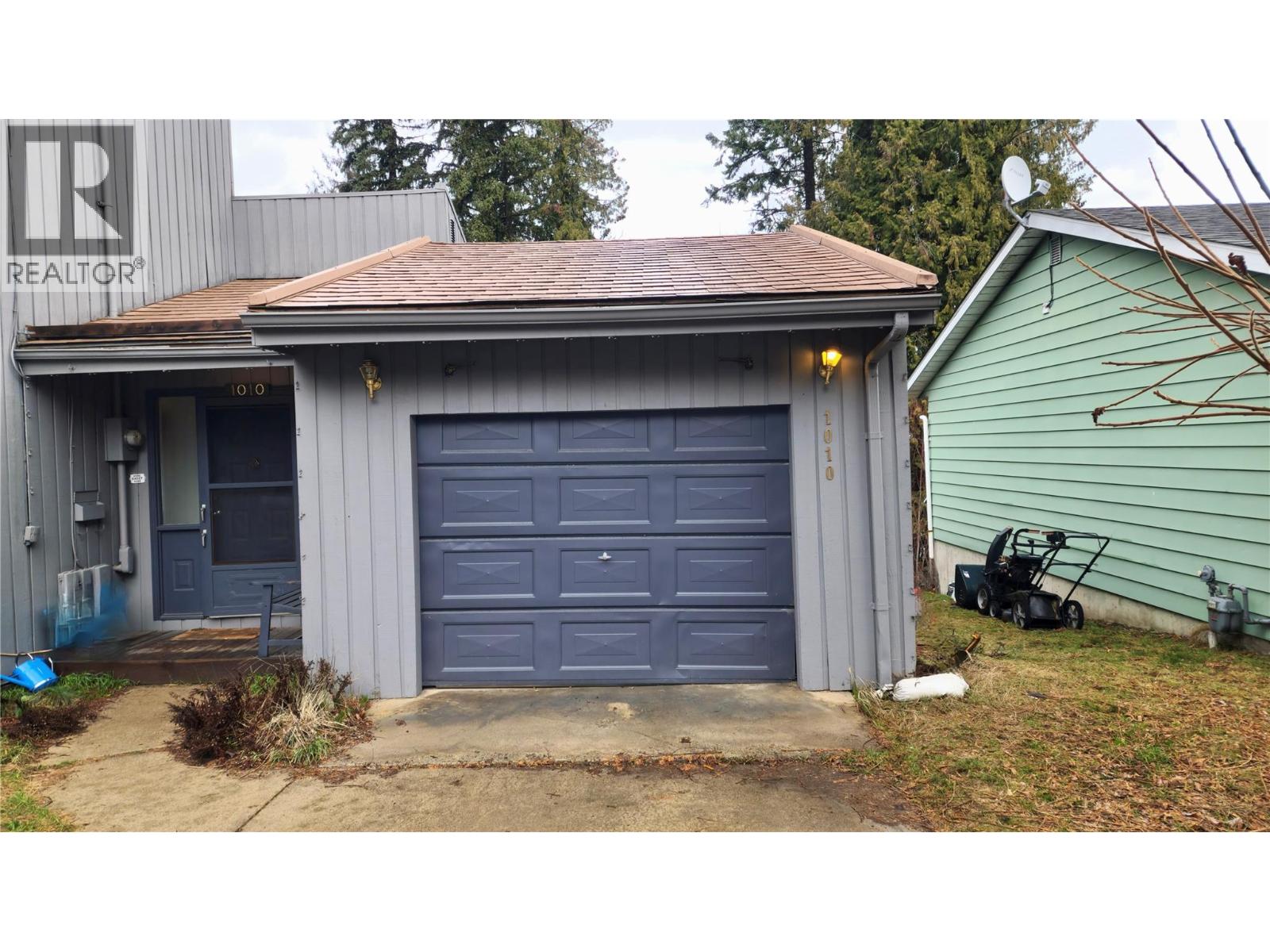 1010 GILKER Street - 3