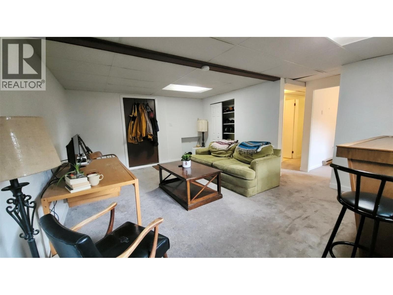 1010 GILKER Street - 35