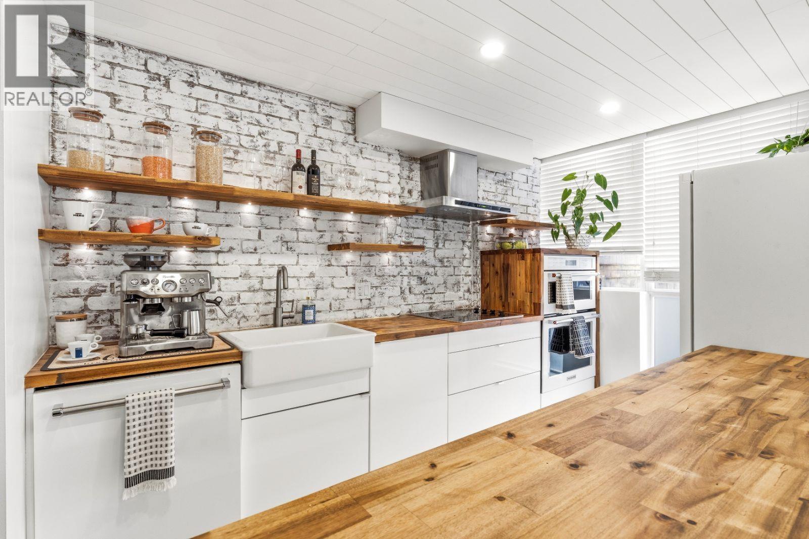 202 1199 SEYMOUR Street - main photo