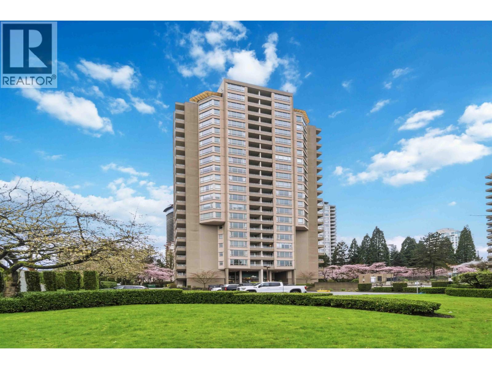 808 6055 NELSON Avenue - main photo