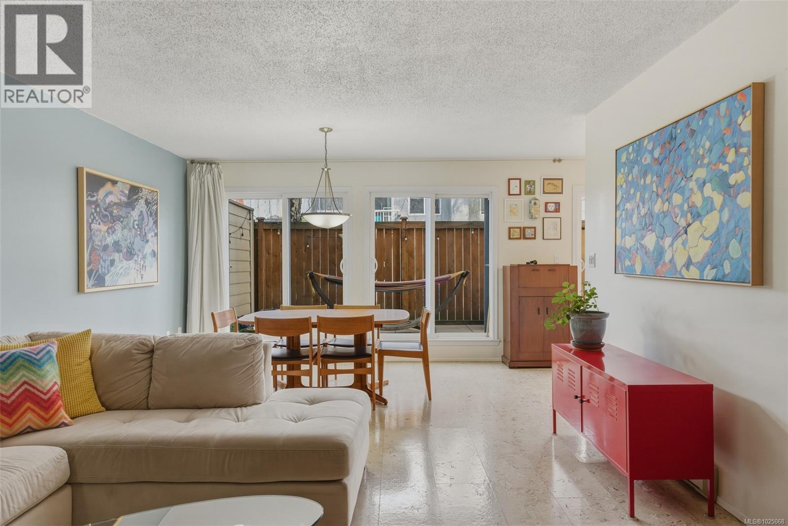 104 1166 Rockland Ave